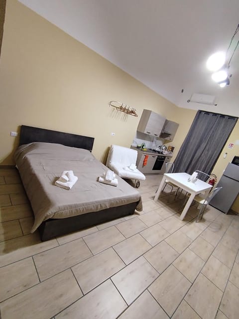 Seating area, Dining area, Bedroom