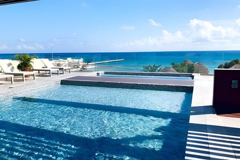 Swimming pool, Swimming pool