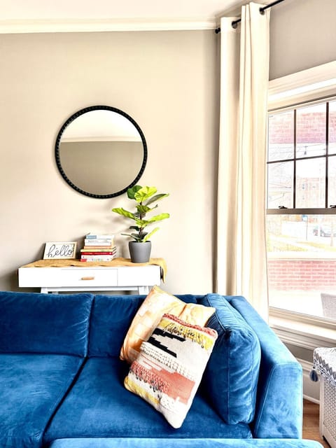 Lovely vintage Oak Park 3bd 1ba perfectly located near public transit & Chicago Apartment in Oak Park