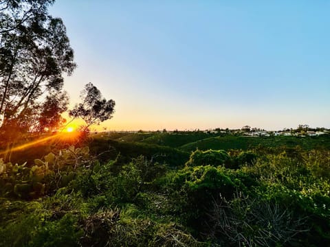 Canyon Breeze - Private Home with Hot Tub & Views Campground/
RV Resort in Mira Mesa