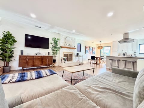 Echo by Coast to Cactus - Family-Friendly Home House in La Mesa