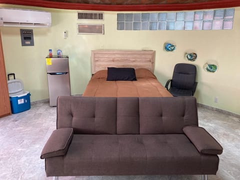 Bed, air conditioner