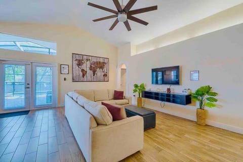 Communal lounge/ TV room, TV and multimedia, Living room, Seating area, Evening entertainment, fireplace