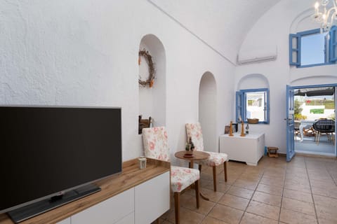 Aggelikis Traditional Cave House House in Mesaria