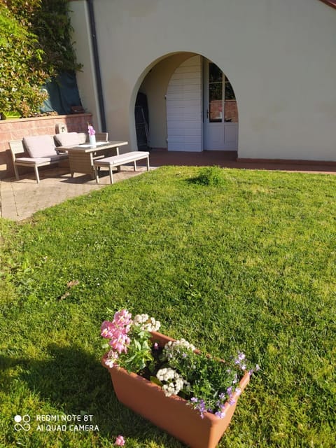Property building, Spring, Day, Garden, Garden view