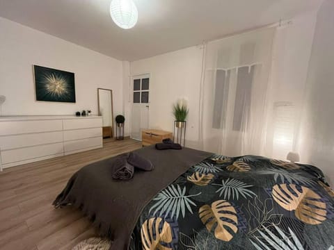 Bed, Bedroom, storage