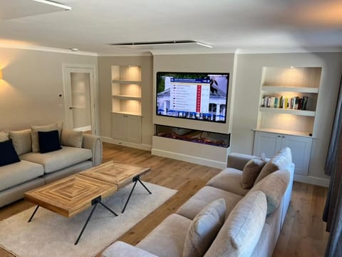 Dune House, Golf Road, Dornoch 5x Bedrooms House in Scotland