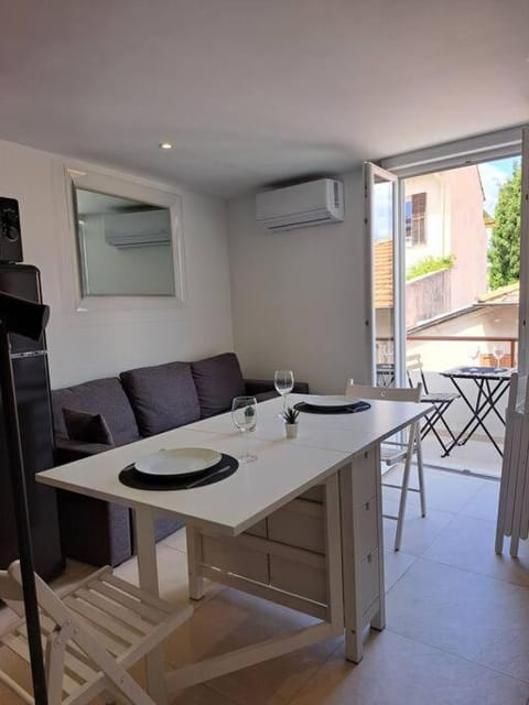 2 pièces avec terrasse à 5 minutes de la plage N5 Apartment in Nice
