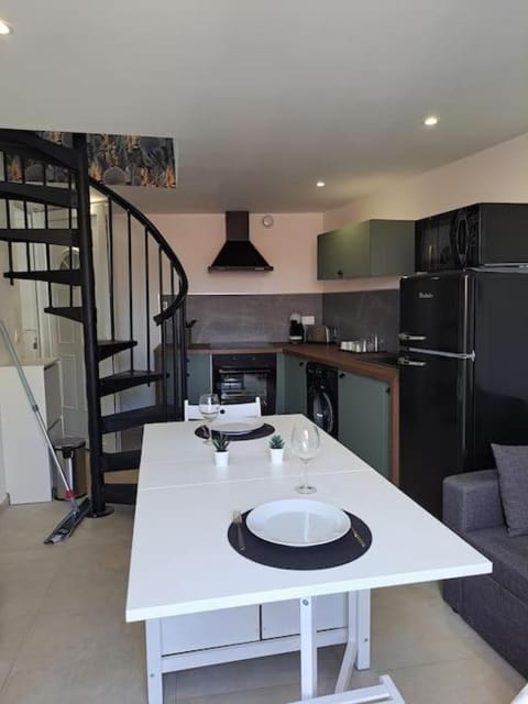 2 pièces avec terrasse à 5 minutes de la plage N5 Apartment in Nice