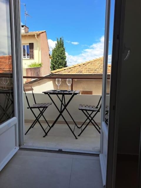 2 pièces avec terrasse à 5 minutes de la plage N5 Apartment in Nice
