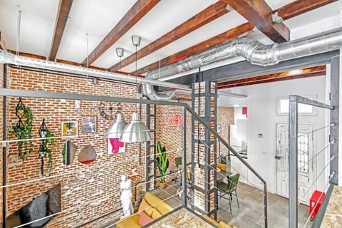 Aesthetic Apt, 15min Gran Vía, Sol, Theme park Apartment in Madrid