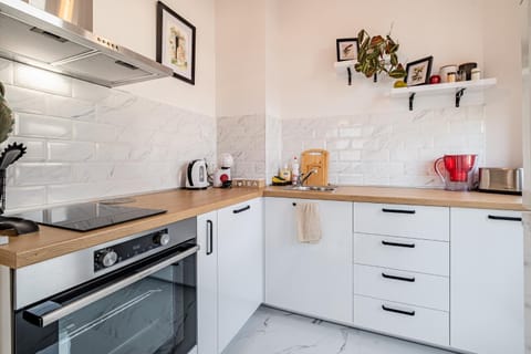 Coffee/tea facilities, Kitchen or kitchenette, minibar, pet friendly, stove, toaster