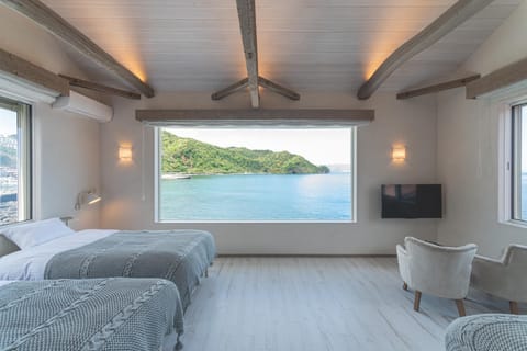 Bed, Natural landscape, Photo of the whole room, Bedroom, Sea view