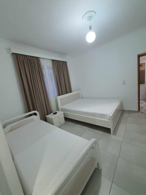 Vila Hysaj Apartment in Ksamil