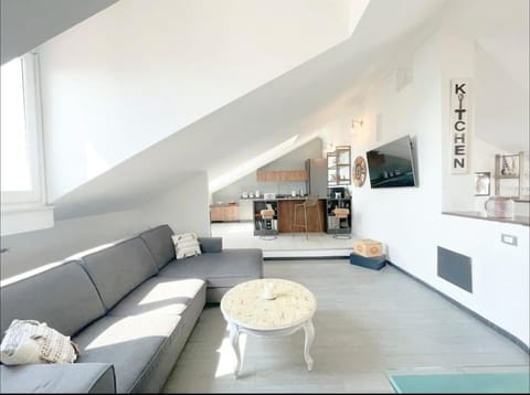 Mansarda Vista Mare a Zinola Apartment in Savona