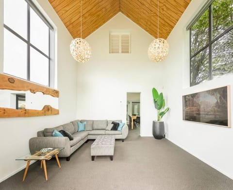Communal lounge/ TV room, Living room, Evening entertainment