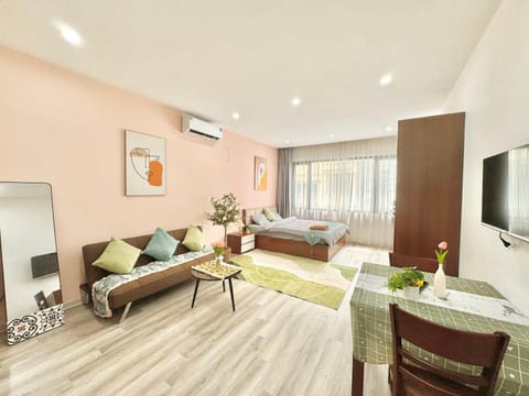 Bed, Living room, Photo of the whole room, air conditioner