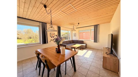 TV and multimedia, View (from property/room), Living room, Seating area, Dining area