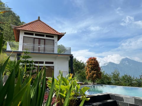 Dewangga Mountain View House in Karangasem Regency