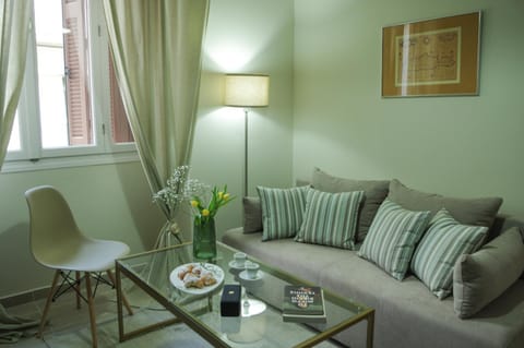 Living room, Seating area