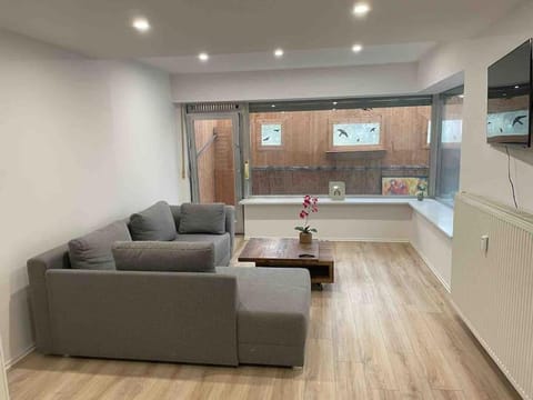 Charmantes Feriendomizil, Haus mit Garten 30 km Bonn und Koblenz, 3 bis zu 8 Personen Apartment in Rhineland-Palatinate