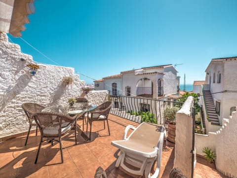 Day, Natural landscape, View (from property/room), Balcony/Terrace, Dining area, Sea view