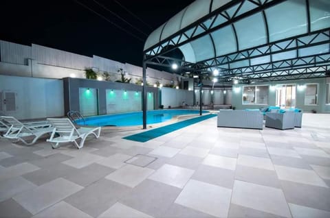 Swimming pool, Swimming pool