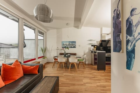 Living room, Dining area, kitchen