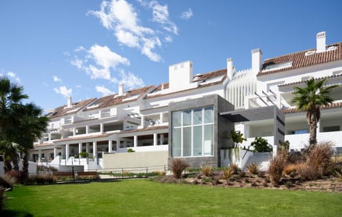 Property building, Facade/entrance, Garden