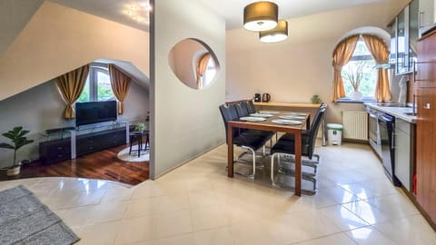 Kitchen or kitchenette, Living room, Dining area