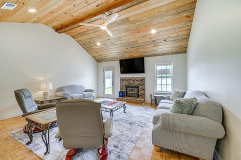 Perry Family Home on 2 Acres with Private Pool House in Perry