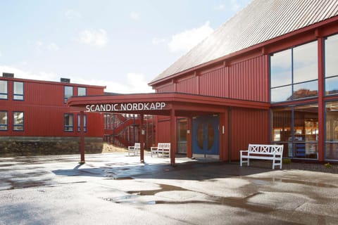 Property building, Facade/entrance, On site