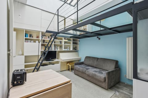 Atypique Loft 3 personnes with AC by Weekome Apartment in Paris