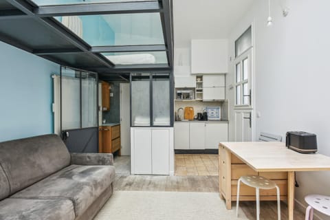 Atypique Loft 3 personnes with AC by Weekome Apartment in Paris