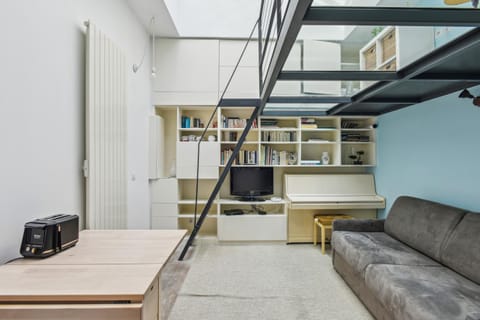 Atypique Loft 3 personnes with AC by Weekome Apartment in Paris