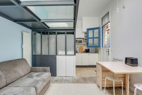 Atypique Loft 3 personnes with AC by Weekome Apartment in Paris