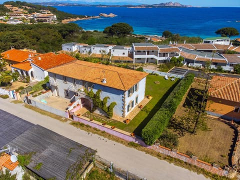 Property building, Bird's eye view, Sea view, Street view