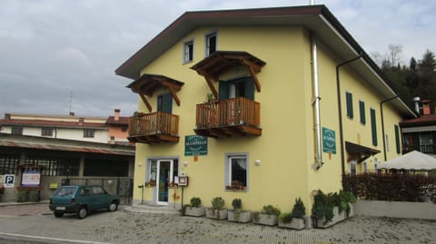 Property building, Facade/entrance