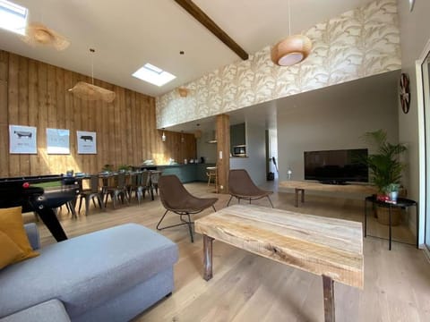 Villa avec piscine couverte et proche de la mer House in Brittany