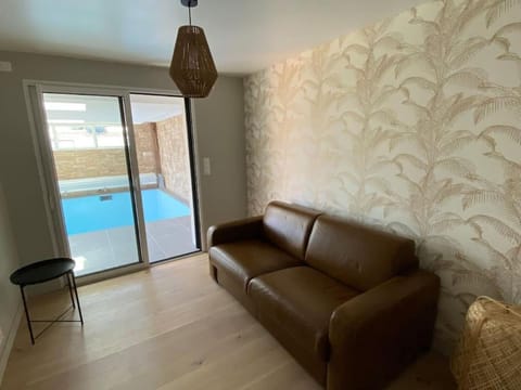 Villa avec piscine couverte et proche de la mer House in Brittany