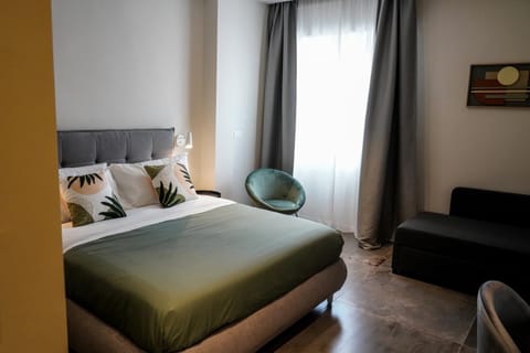 Photo of the whole room, Bedroom