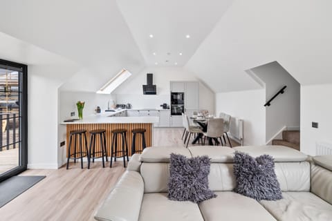 Living room, Dining area, kitchen