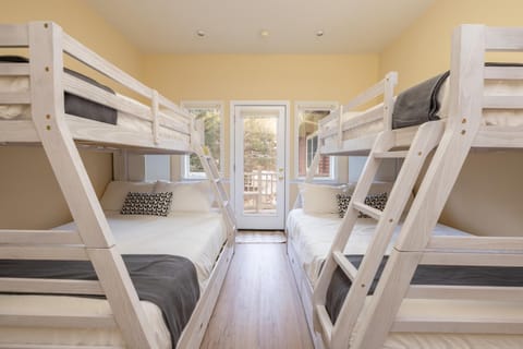 The grand chalet #1989 House in Big Bear