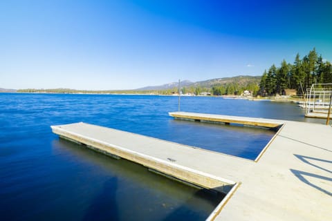 Nearby landmark, Activities