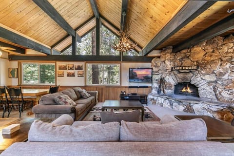 Carnelian Bay 4BD Near Beach & Slopes House in Tahoe Vista