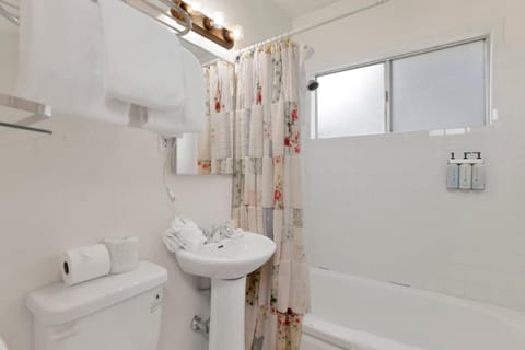 Bathroom, Bath