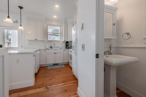 Bathroom, Kitchen or kitchenette