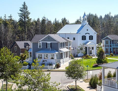 Tide Together by Seabrook Hospitality House in Seabrook