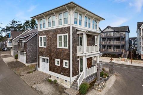 Head in the Clouds by Seabrook Hospitality House in Seabrook