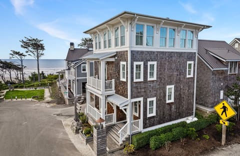 Head in the Clouds by Seabrook Hospitality House in Seabrook